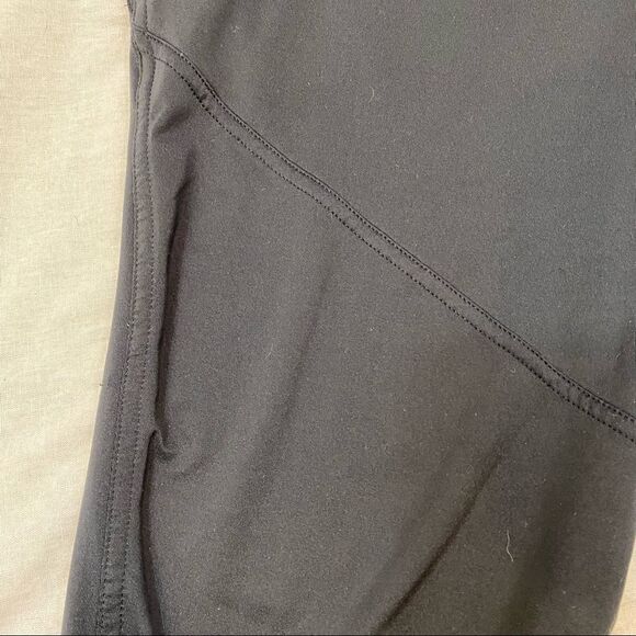 Ladies Under Armour Black Cropped Sports Pants M - Picture 10 of 13